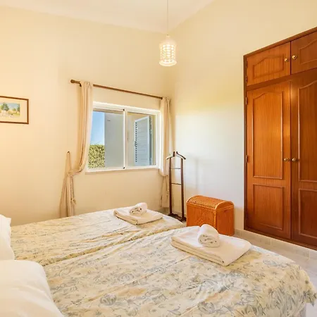 420 Maren Лагуш